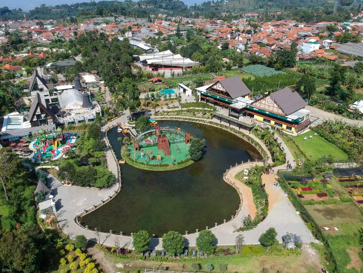 Lembang Park & Zoo: Lokasi, Fasilitas, HTM Terbaru 2023