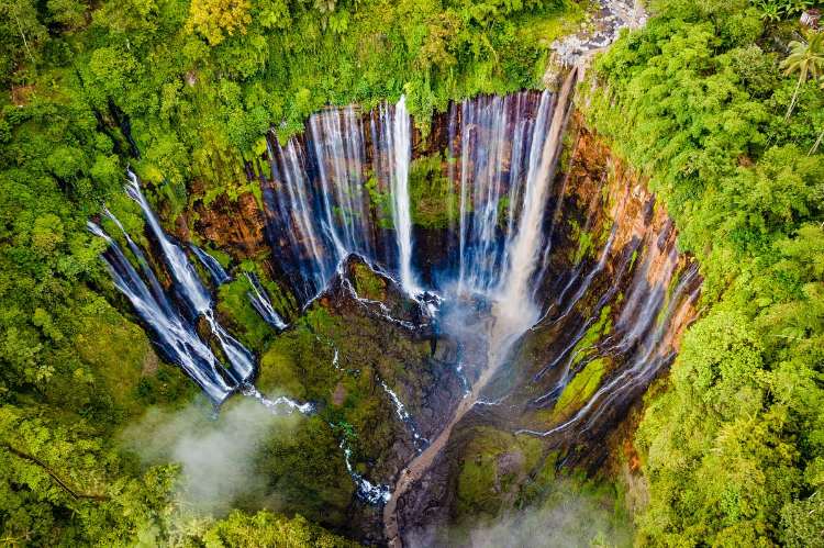 Air Terjun Tumpak Sewu: Lokasi, Jam Buka, HTM, & Daya Tarik