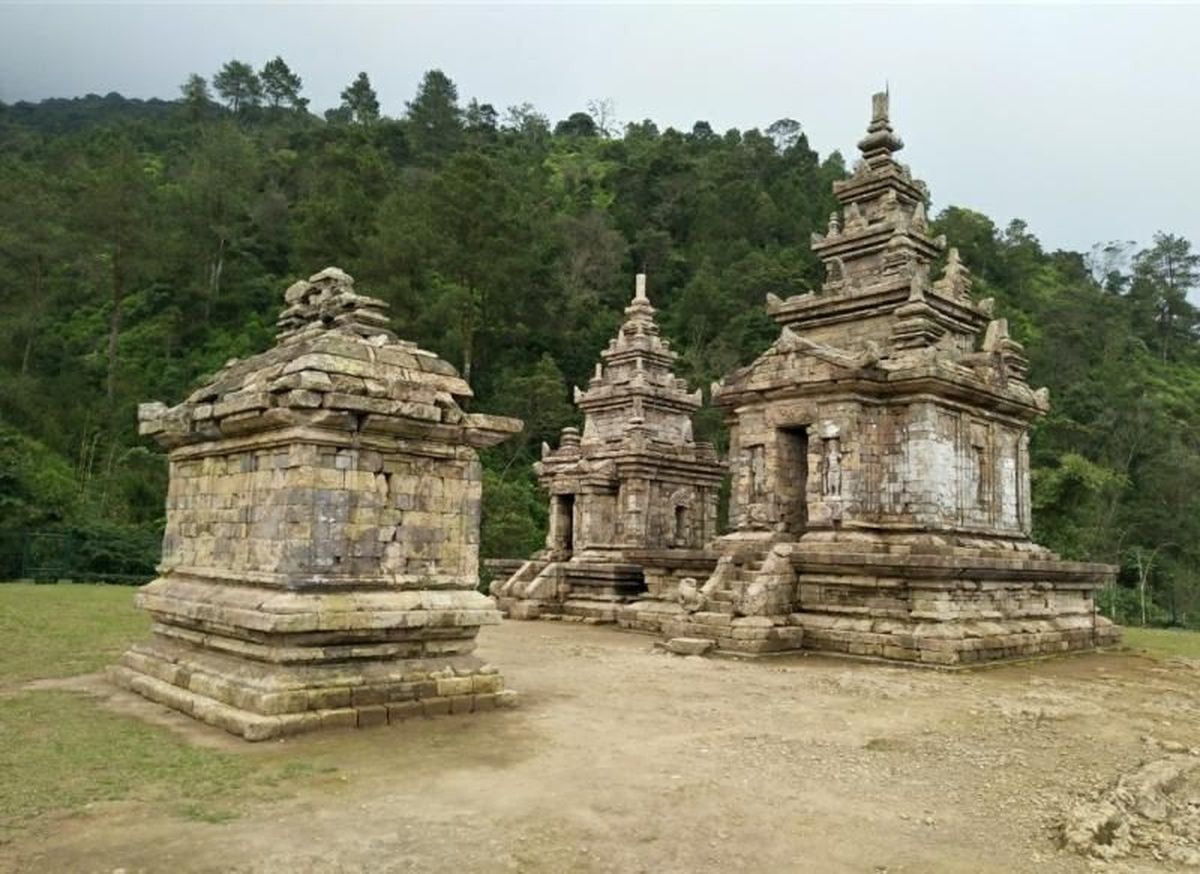 Candi Gedong Songo: Fasilitas, HTM, Lokasi & Daya Tarik