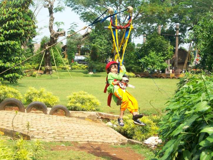 Telaga Arwana Cibubur, Wisata Ramah Anak di Jakarta