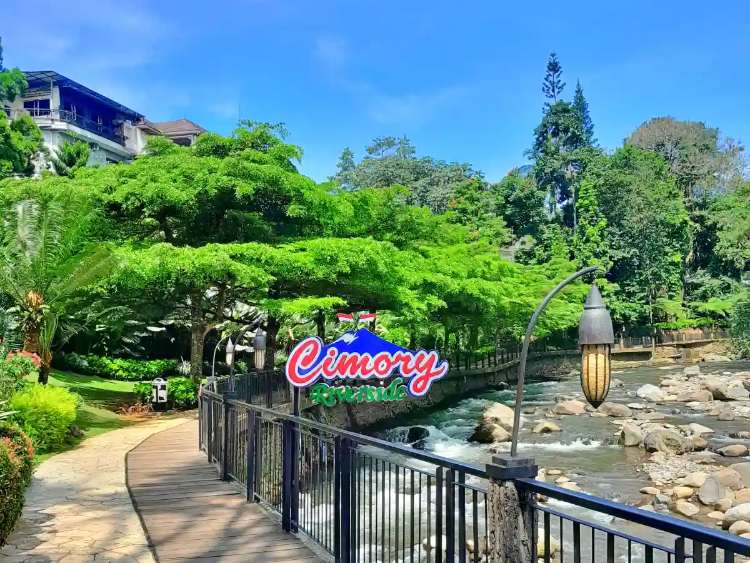 Cimory Reverside: Harga Tiket Masuk, Lokasi & Aktivitas Wisatanya