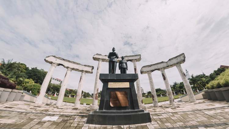 Tugu Pahlawan Surabaya, Wisata Sejarah Cocok untuk Keluarga