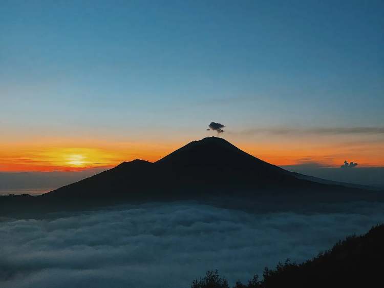 Mount Batur Sunrise Trekking: Lokasi, Rute & Informasi Wisata