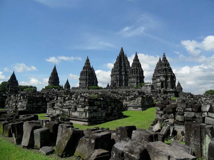 Candi Roro Jonggrang: Info Wisata, HTM & Rute/Lokasi