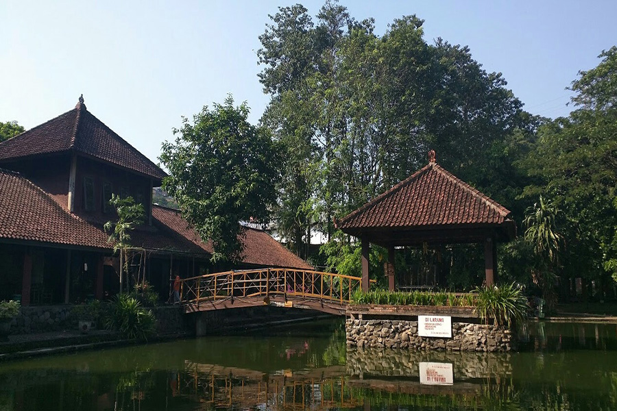 Tempat Wisata Kota Semarang Sehari Wajib