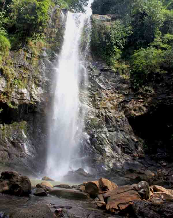 Tebing Batu Napponol : T65hel6wdml9gm / Pulau mataha,adalah pulau terpencil yang berada di bagian barat pulau kabaena, kabupaten bombana, provinsi sulawesi tenggara.pulau ini menjadi objek wisata.