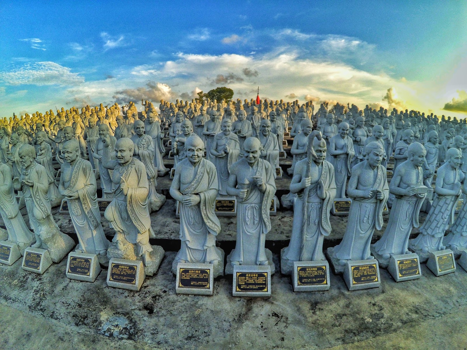 Vihara Ksitigarbha Bodhisattva, Vihara 1000 Wajah - Tempat.me