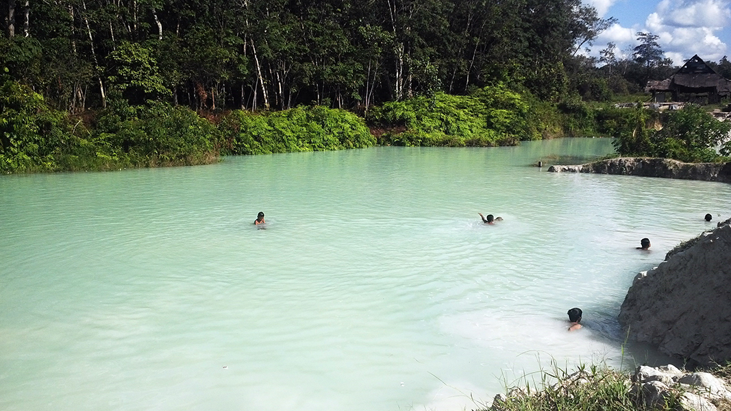 Danau Biru Muara Tembesi