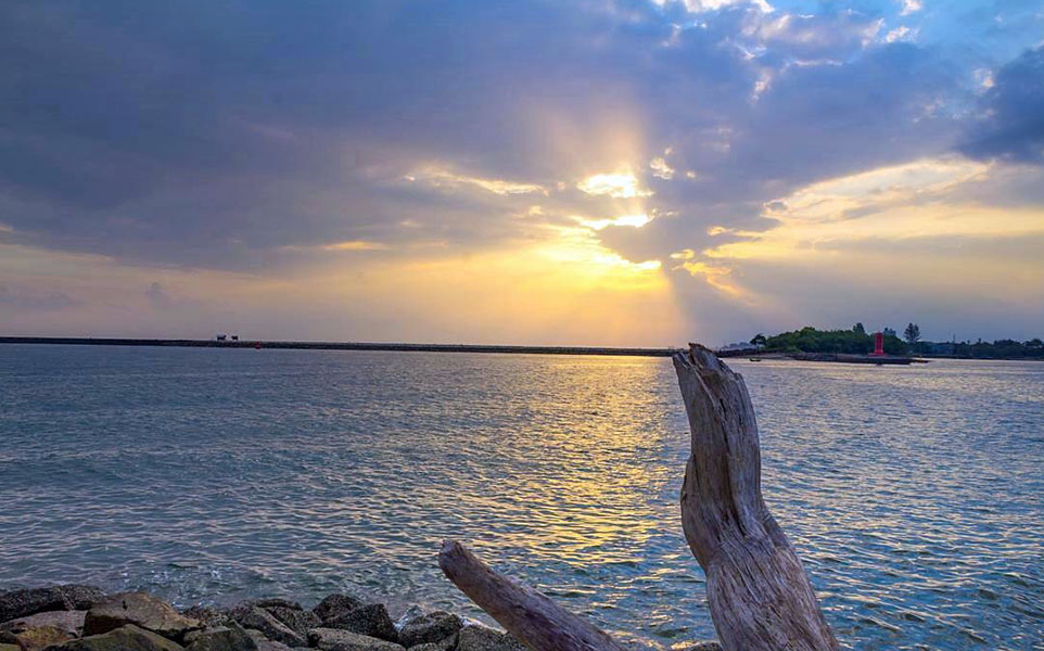 Pantai Krueng Geukuh