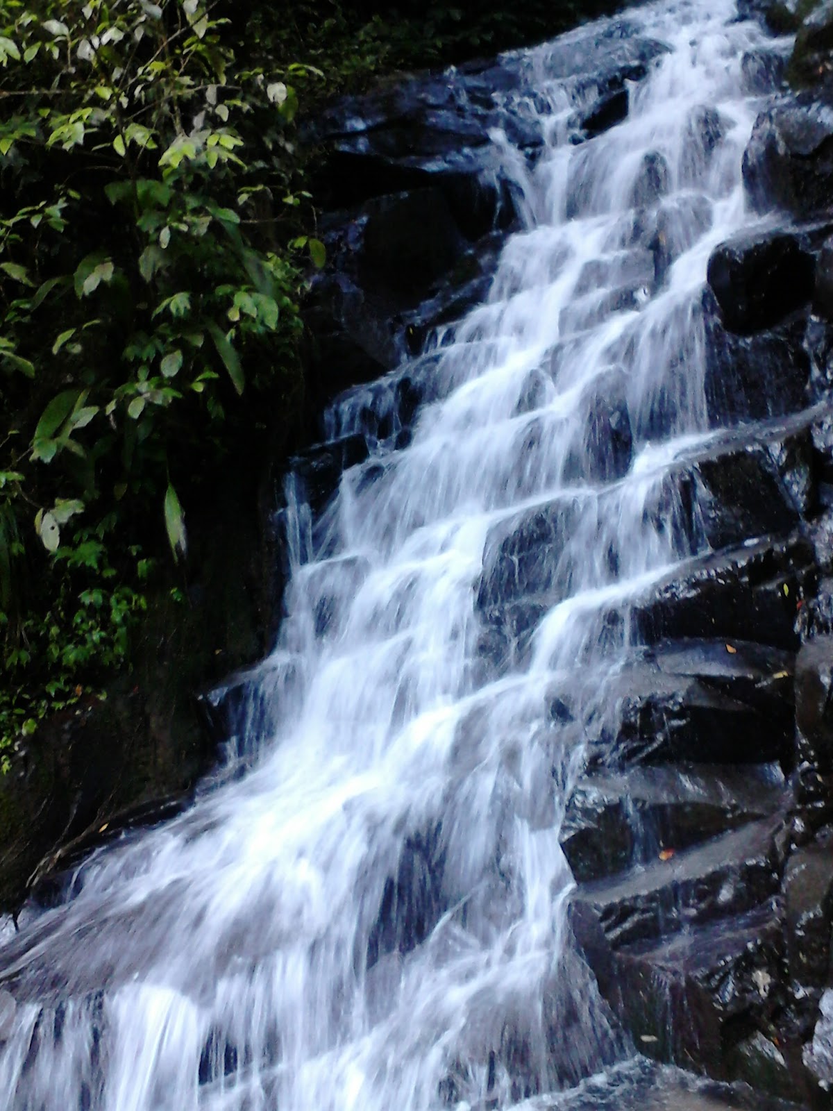 Air Terjun Irenggolo , Nikmati Godaan Dari Gemericiknya Aliran Air