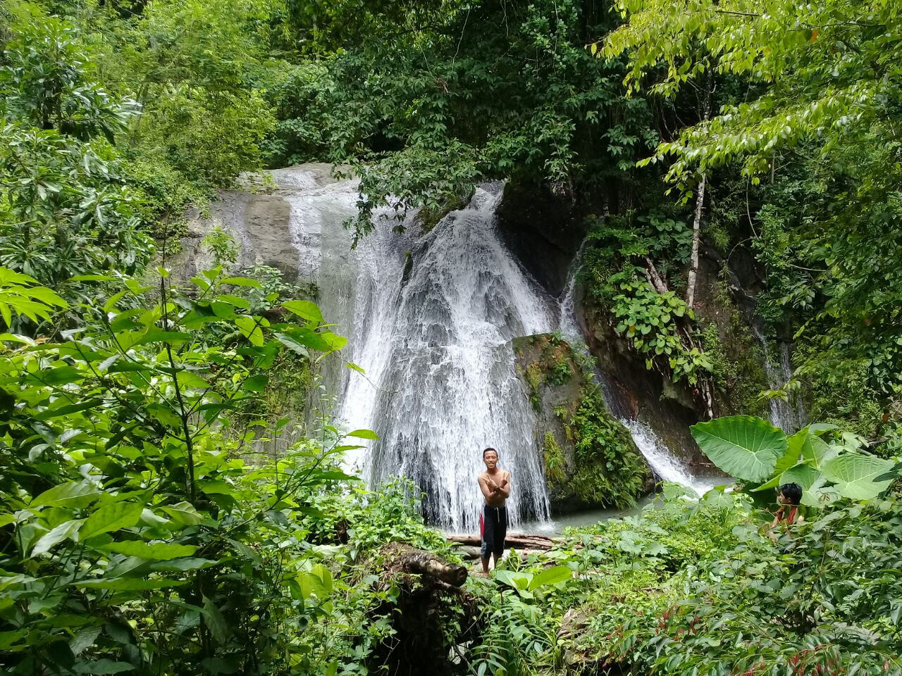 Wisata Air Terjun Watu Ondo