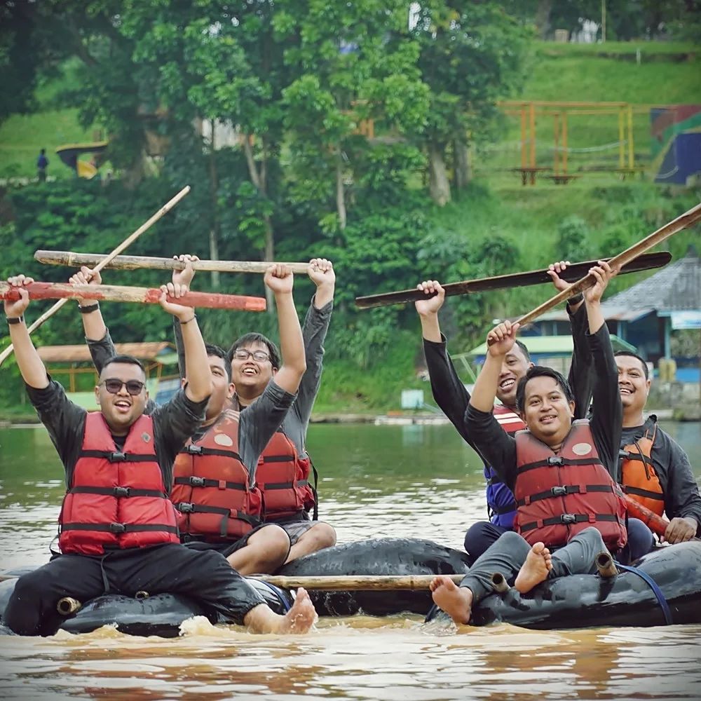 Seru Seruan di Danau Lido