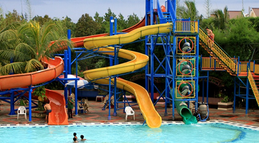 Waterboom Yasmin Sport Center Wisata Bermain Air Yang Seru Dan Murah Tempat Me