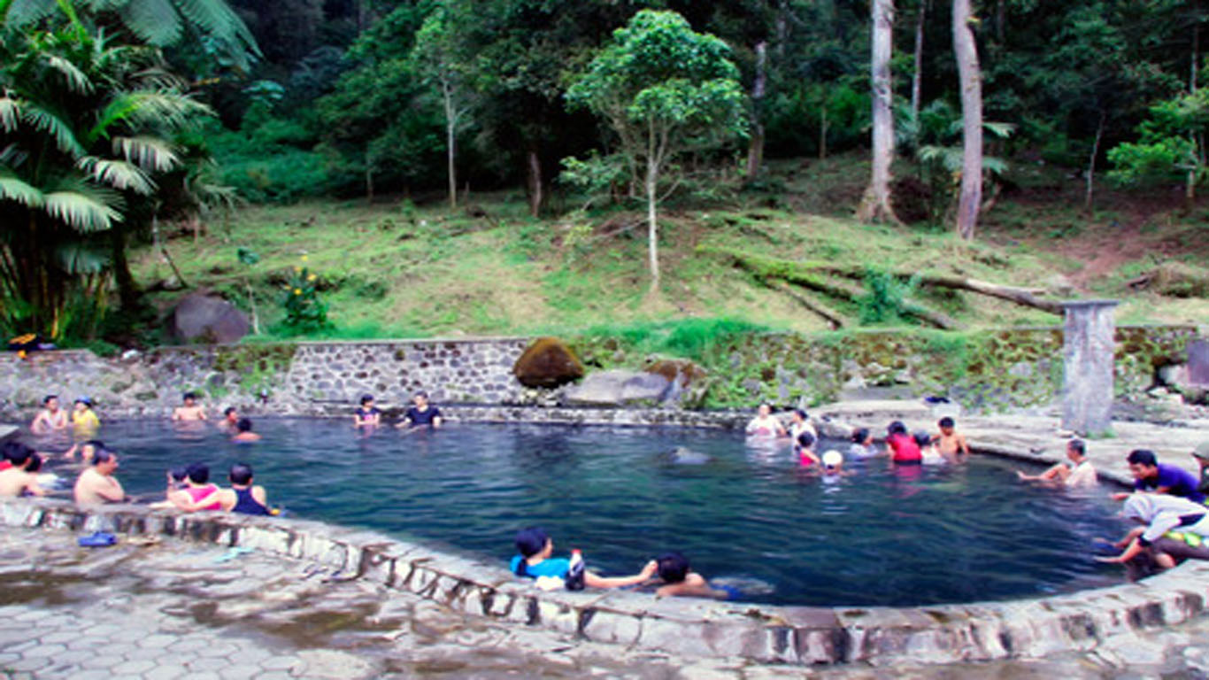 Pemandian Air Panas Cangar, Berwisata Sambil Mandi Sauna