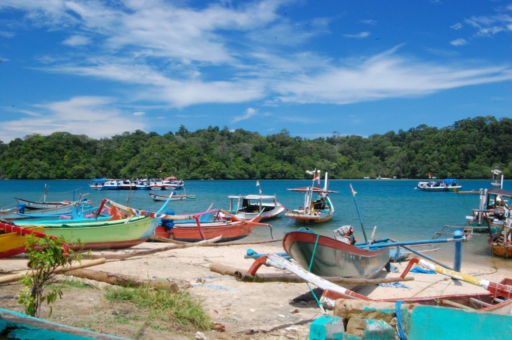 Pemandangan Pantai Tamban