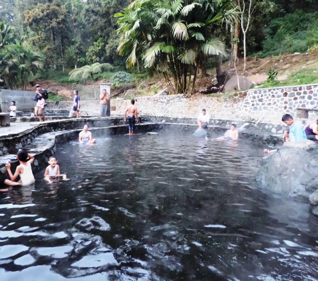 Pemandian Air Panas Cangar, Berwisata Sambil Mandi Sauna