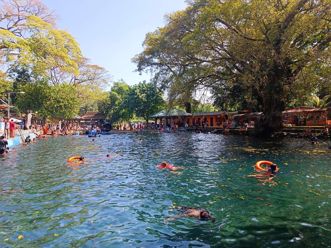 Pemandian Alam Banyu Biru di Pasuruan