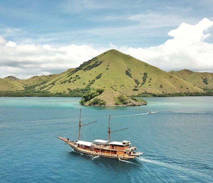 Taman Nasional Komodo Nusa Tenggara Timur