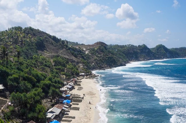 Foto Keindahan Alam Pantai Nampu