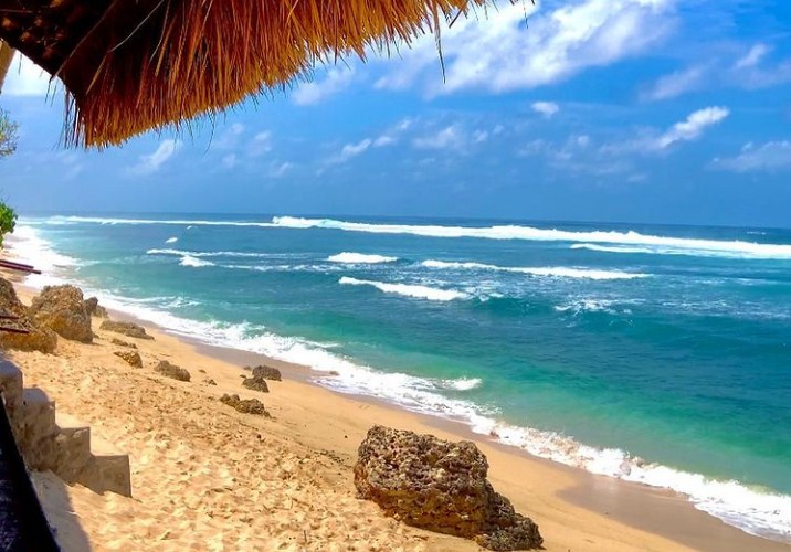 Foto Keindahan Pantai Nyang Nyang Bali