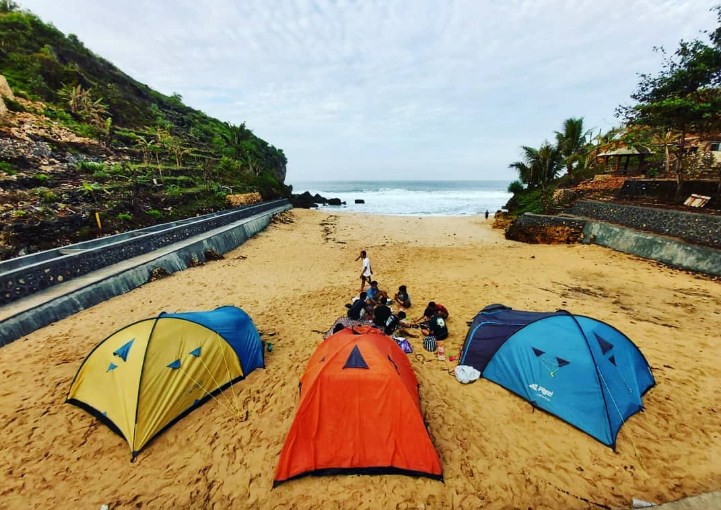 Foto Tempat Wisata Pantai Ngeden