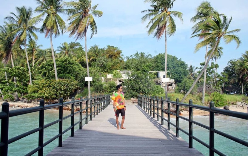 Keindahan Pulau Sikuai