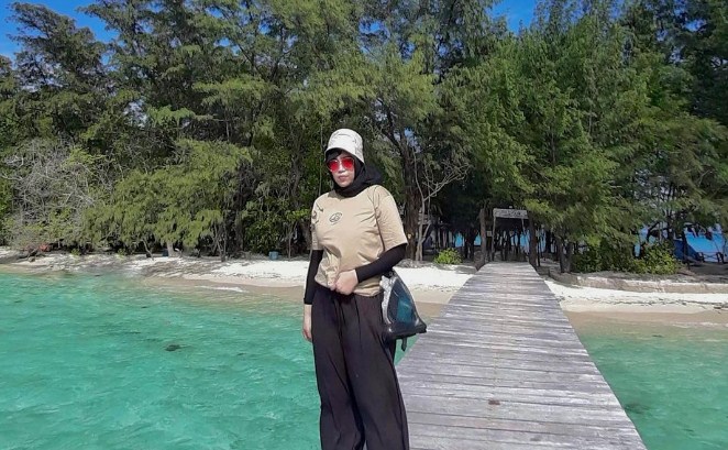 Pulau Semak Daun