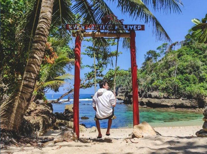 Rute Perjalanan Ke Pantai Ngliyep