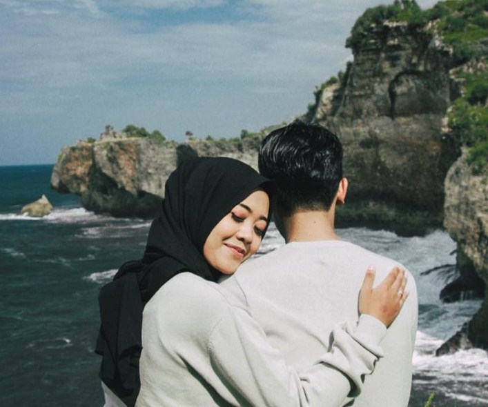 Spot Foto Menarik di Pantai Ngeden