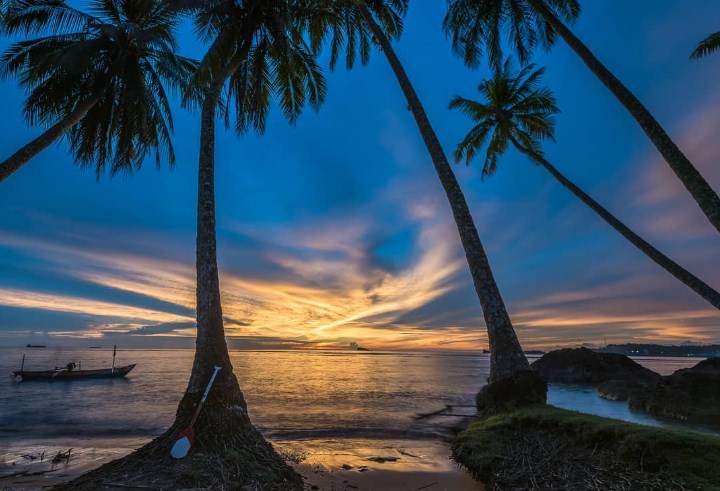 Spot Foto Menarik di Pantai Nirwana