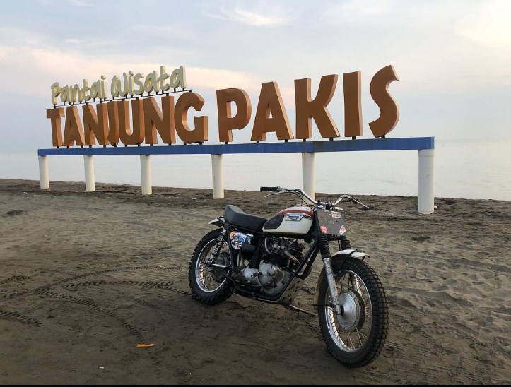 Pantai Tanjung Pakis