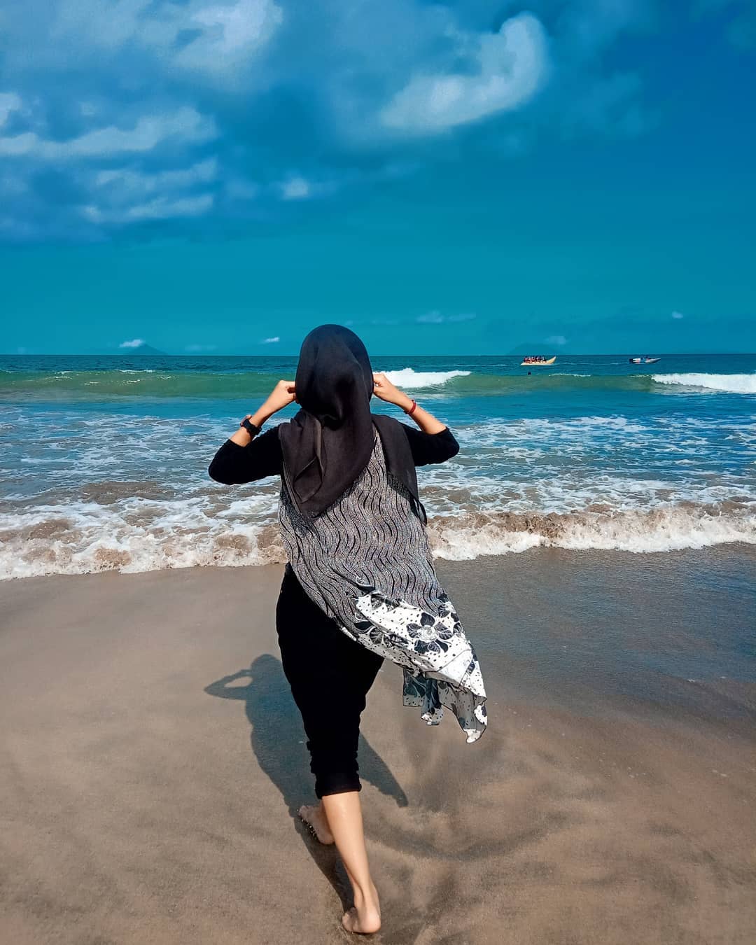 Daya Tarik Pantai Sambolo 2