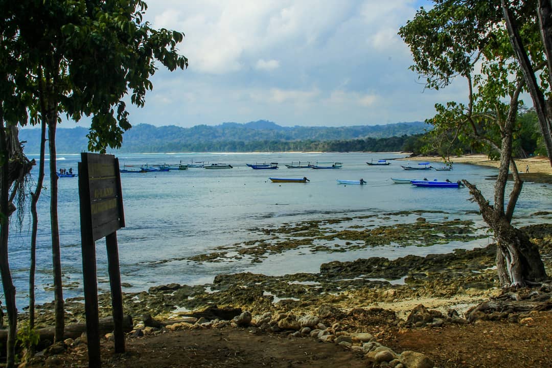 Fasilitas di Pantai Plengkung