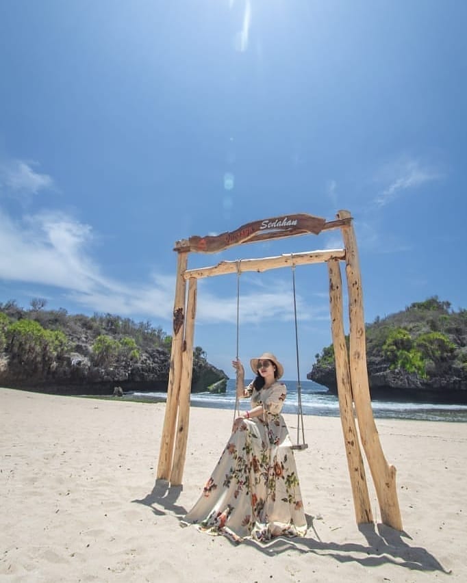 Fasilitas di Pantai Sedahan