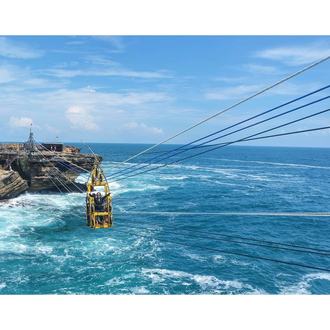 Foto Tempat Wisata Pantai Timang 