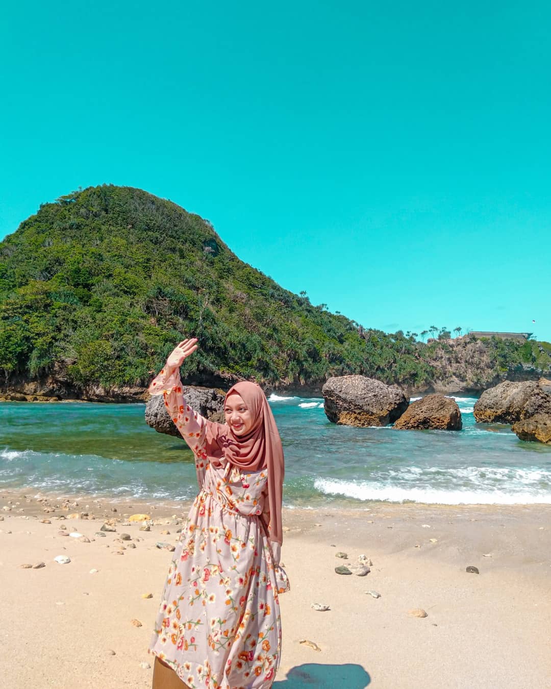 Foto Tempat Wisata Pantai Watu Leter