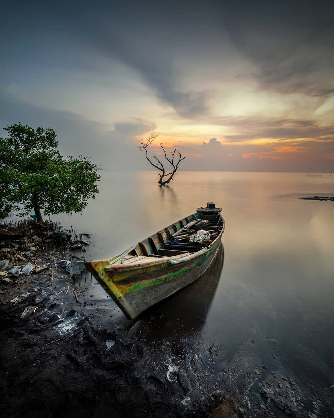 Kegiatan di Pantai Tanjung Kait