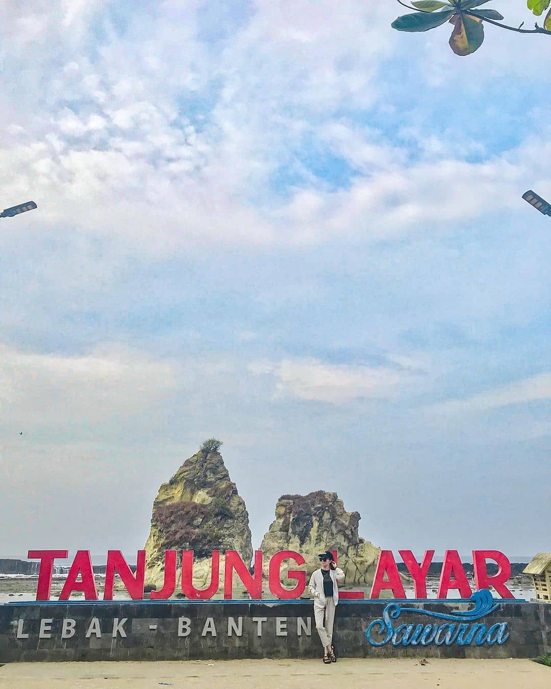 Pantai Tanjung Layar