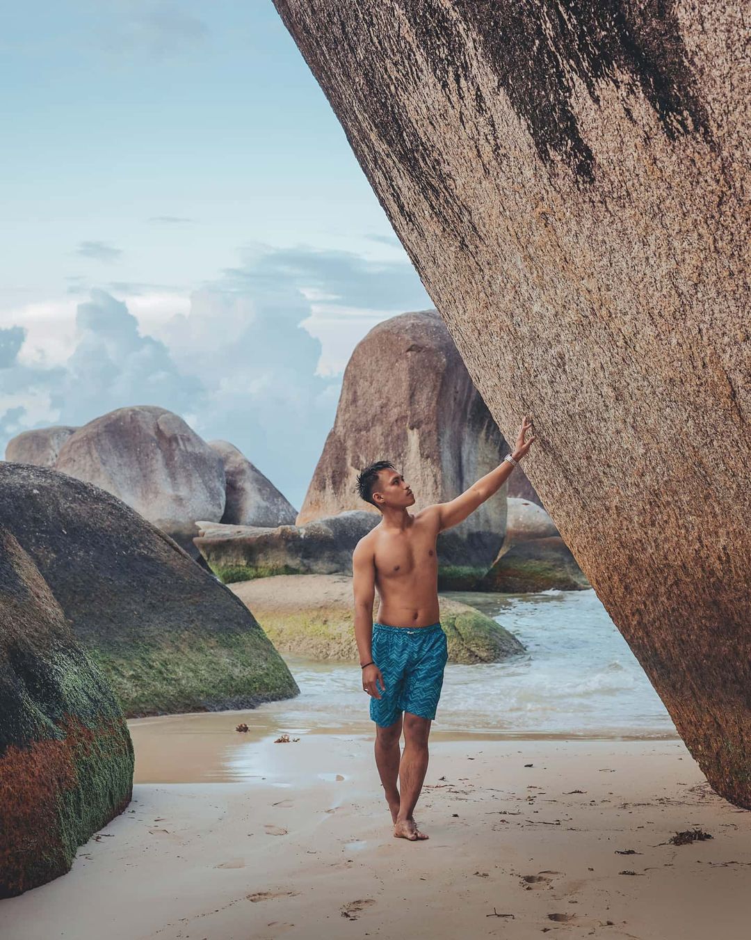 Spot Foto Menarik Pantai Tanjung Tinggi