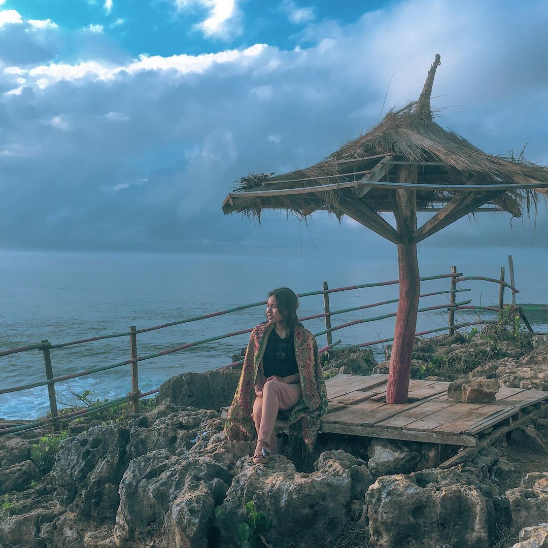 Spot Foto Menarik Pantai Watu Kodok