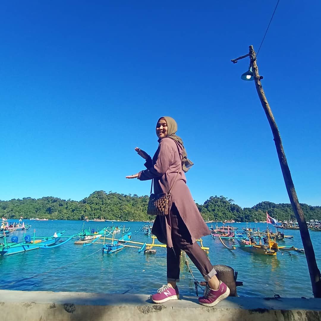 Wisata Pantai Sendang Biru 